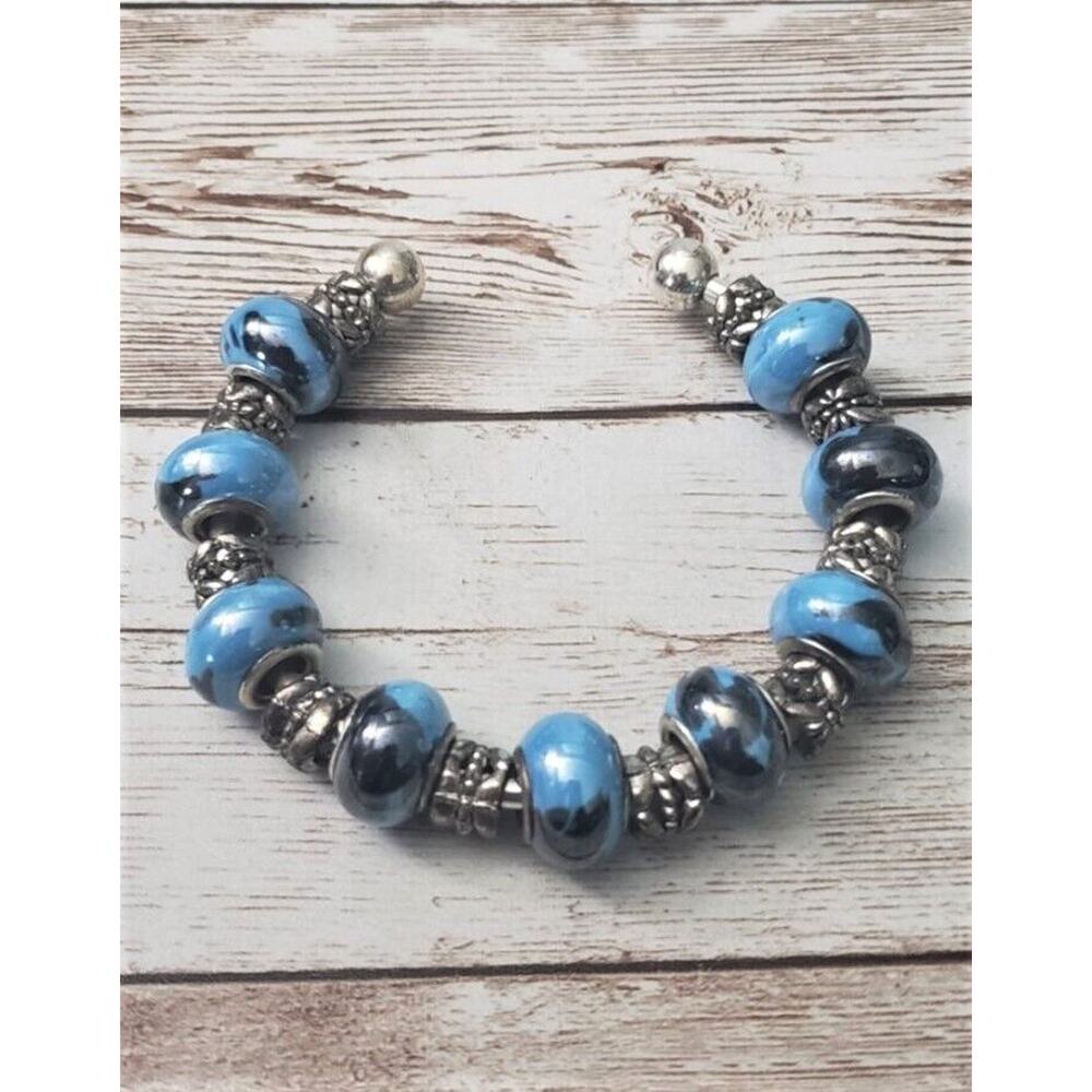 Vintage Bracelet / Bangle - Blue & Silver Tone Pretty Bracelet